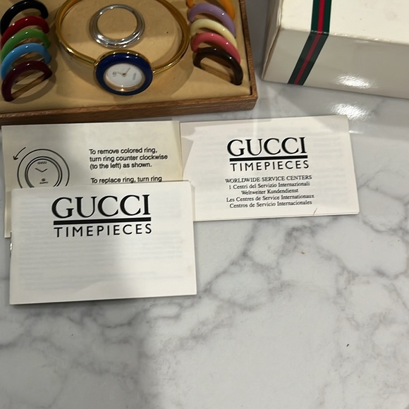 VINTAGE GOLD GUCCI WATCH WITH MULTI/INTERCHANGEABLE BEZELS - Picture 5 of 6